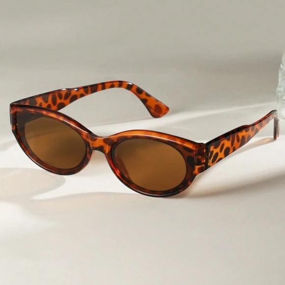 Luxe leopard print trendy cat eye oval sunglasses main image 4